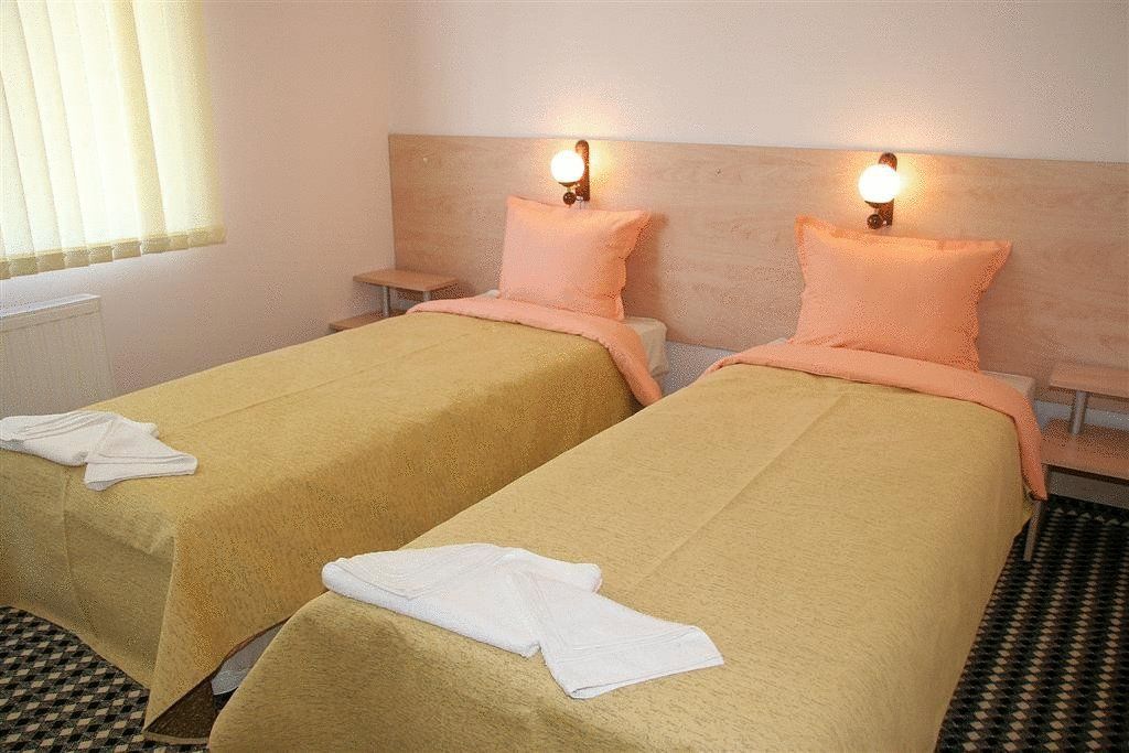 Отель Family Hotel Elena Самоков