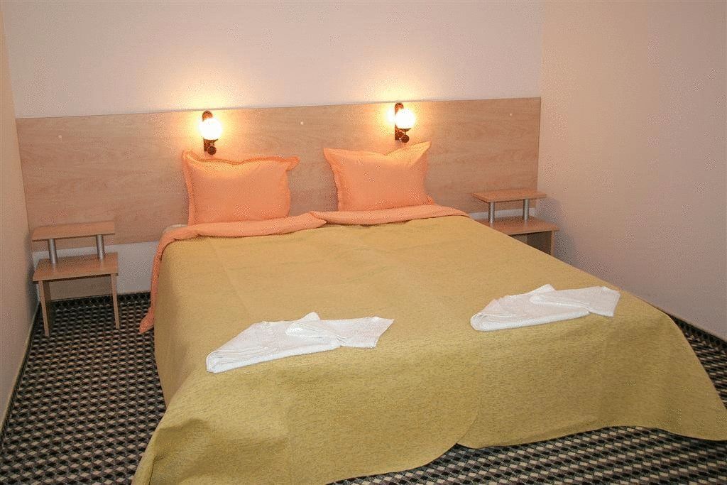 Отель Family Hotel Elena Самоков