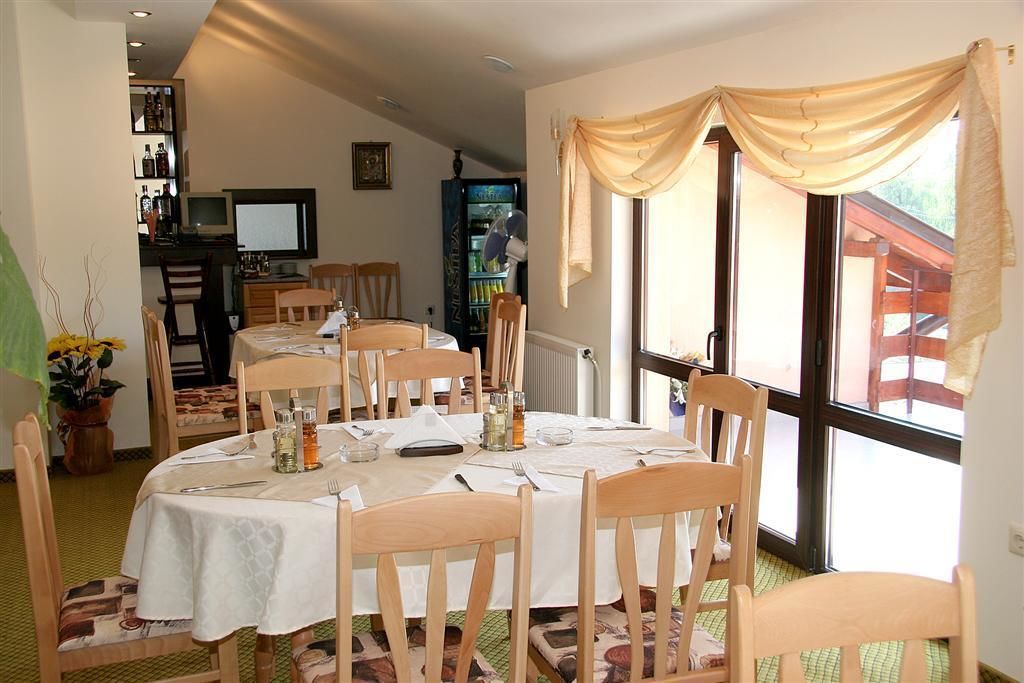 Отель Family Hotel Elena Самоков