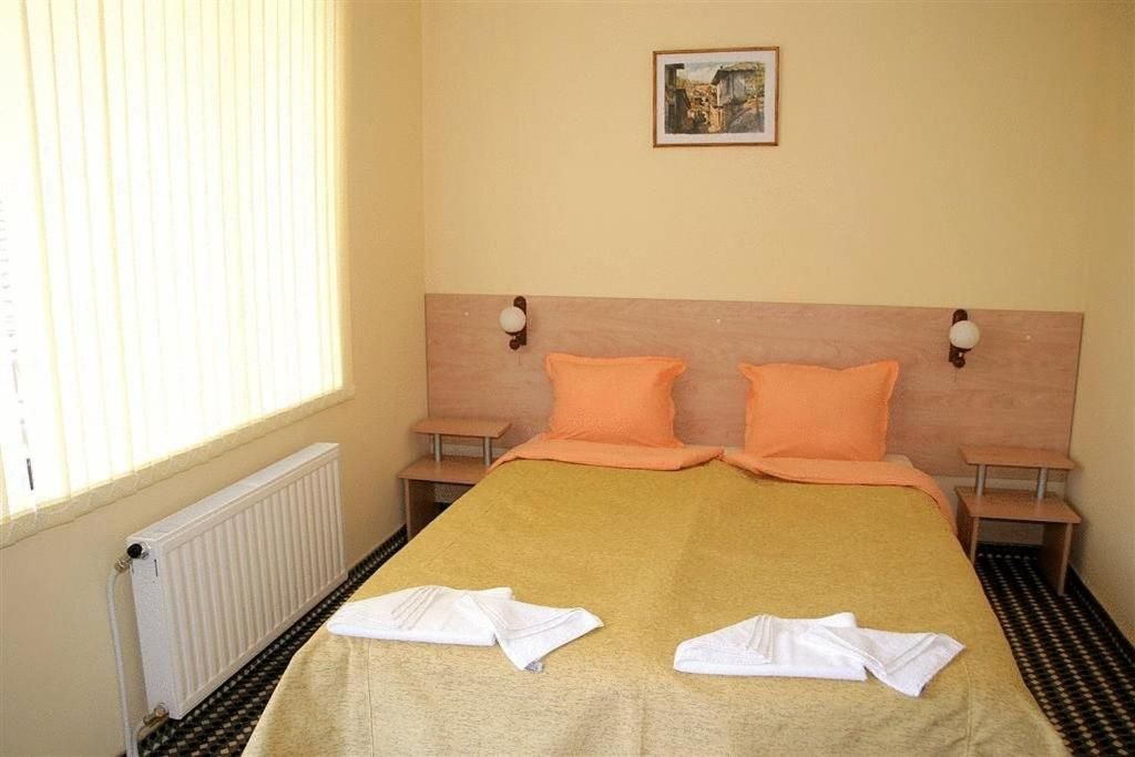 Отель Family Hotel Elena Самоков