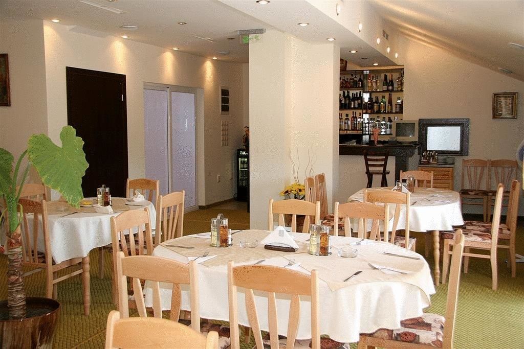 Отель Family Hotel Elena Самоков-9