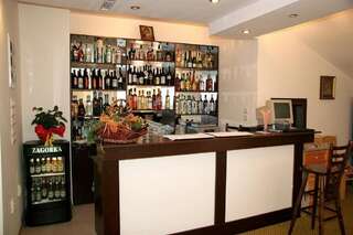 Отель Family Hotel Elena Самоков-3